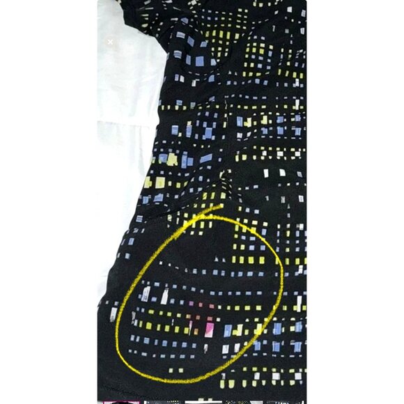 Cherokee Infinity Black V-Neck Scrub XS Top With Geometric Print - Picture 3 of 6